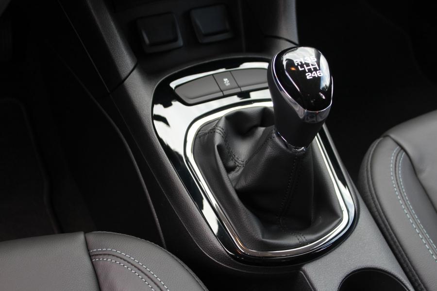 Детали интерьера Chevrolet Cruze Diesel 2017 года  (NA) (фото 28 из 52)